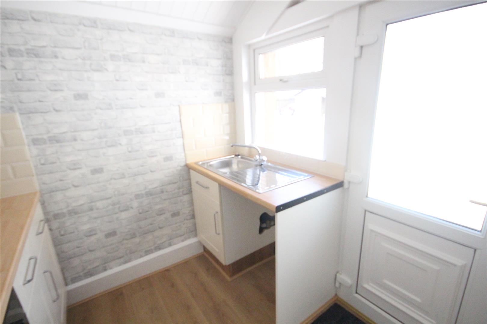 2 bedroom terraced house To Let in Barnoldswick - IMG_2589.jpg